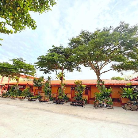 Khong Chiam Hotel Екстериор снимка